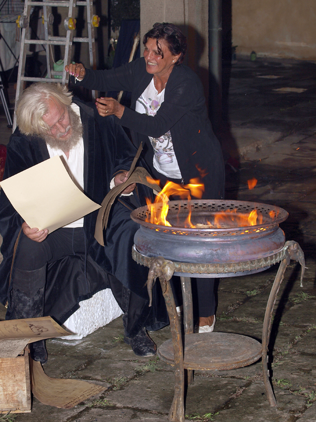 L’attore olandese Rutger Hauer presso la villa medicea di Poggio a Caiano durante le riprese della “docufiction” su Michelangelo